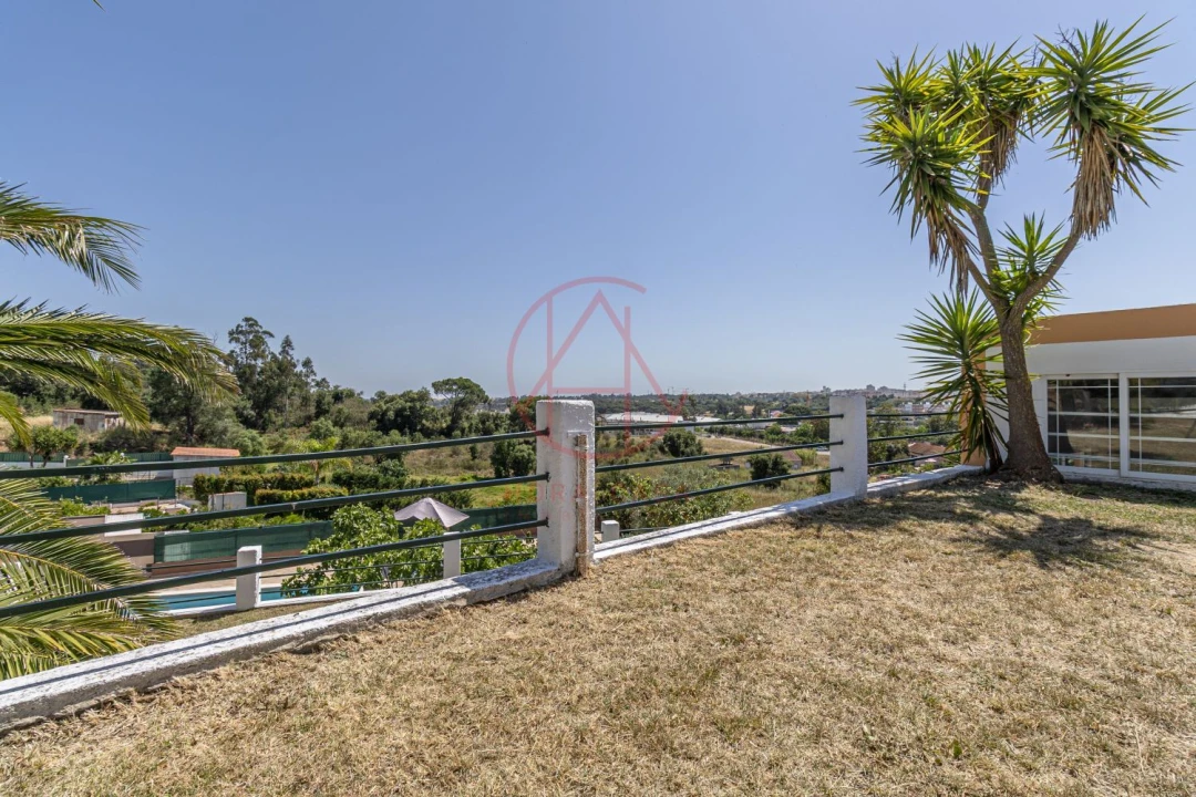 Moradia T4 para Venda em Gambia-Pontes-Alto da Guerra Foto 16