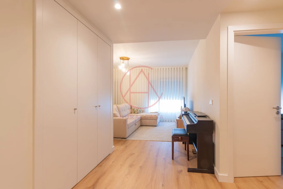 Apartamento T1 para Venda em Seixal, Arrentela e Aldeia de Paio Pires Foto 17