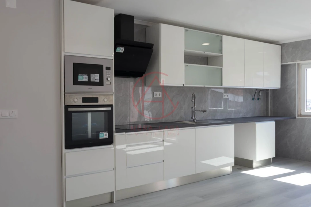 Apartamento T4 para Venda em Amora Foto 3