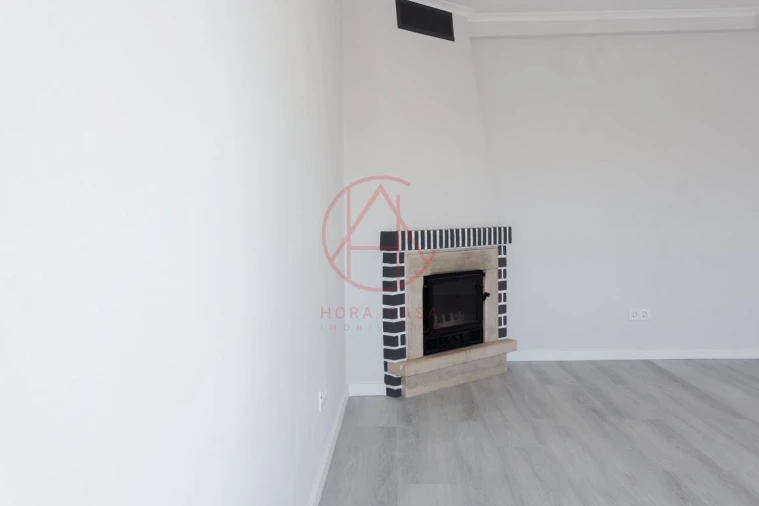 Apartamento T4 para Venda em Amora Foto 22