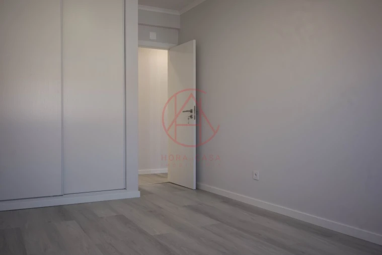 Apartamento T4 para Venda em Amora Foto 45