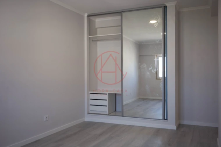 Apartamento T4 para Venda em Amora Foto 32