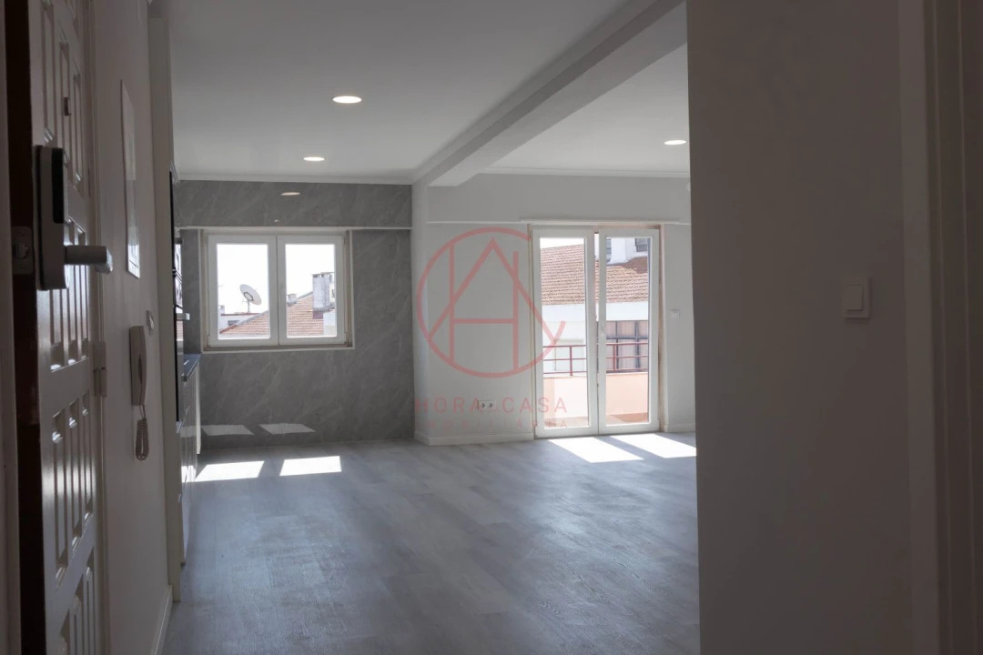Apartamento T4 para Venda em Amora Foto 11