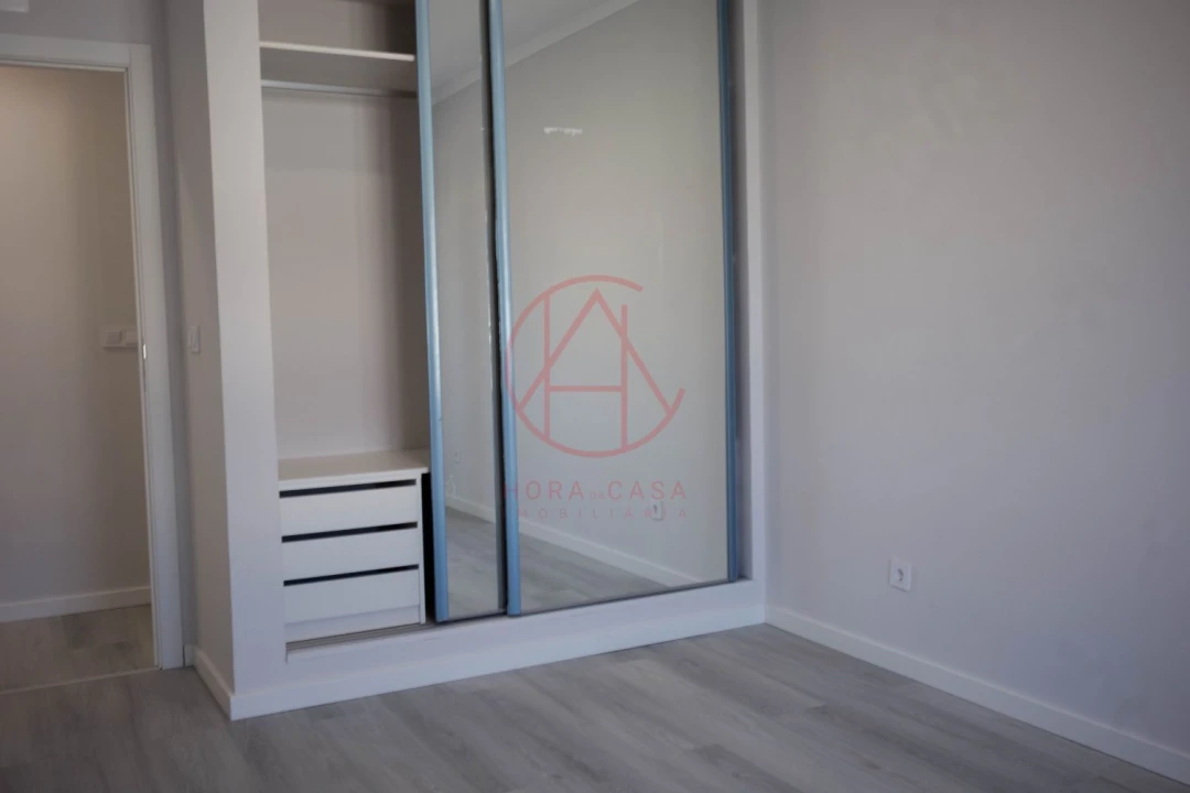 Apartamento T4 para Venda em Amora Foto 14