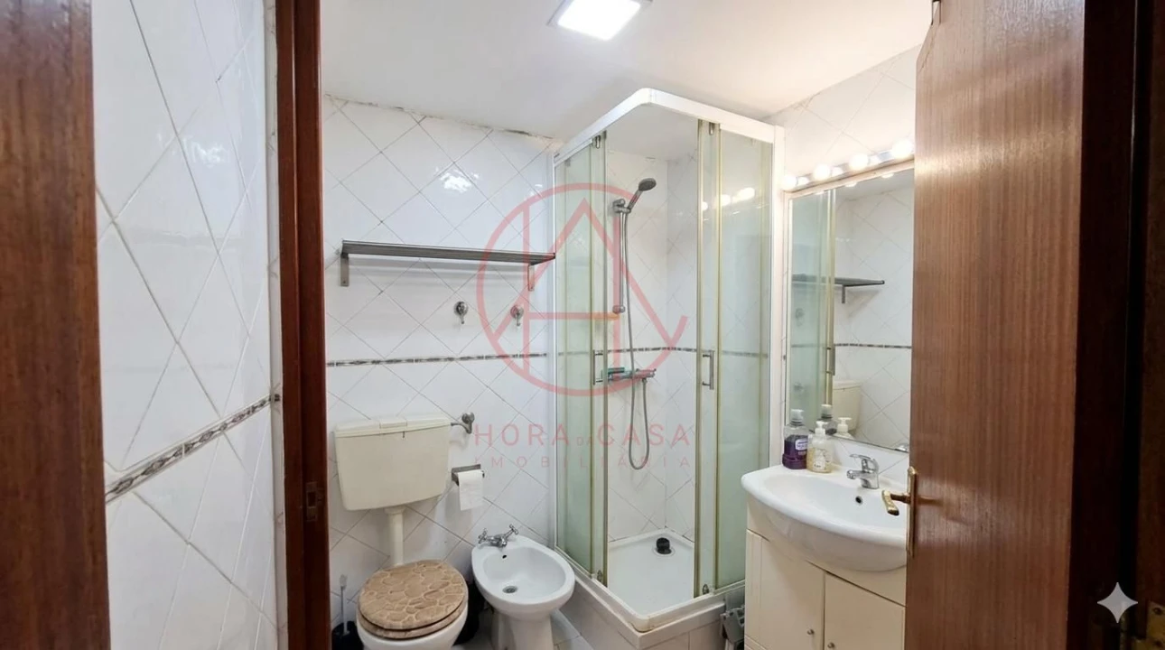 Apartamento T2 para Venda em Algés, Linda-A-Velha e Cruz Quebrada-Dafundo Foto 5
