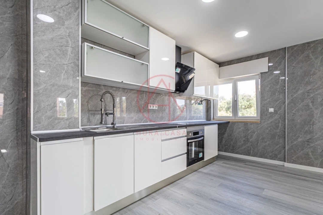 Apartamento T2 para Venda em Corroios Foto 1