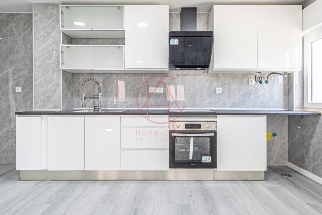 Apartamento T2 para Venda em Corroios Foto 12
