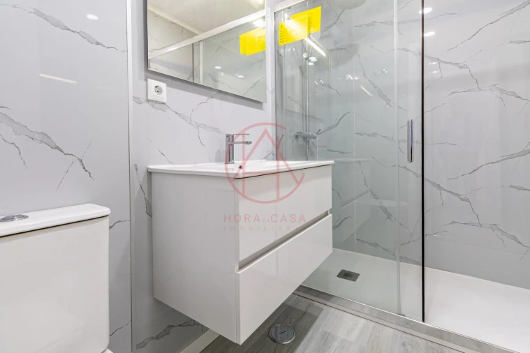 Apartamento T2 para Venda em Corroios Foto 7