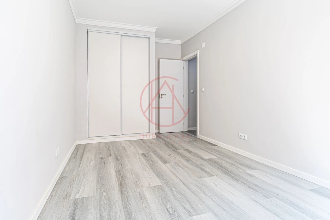 Apartamento T2 para Venda em Corroios Foto 11