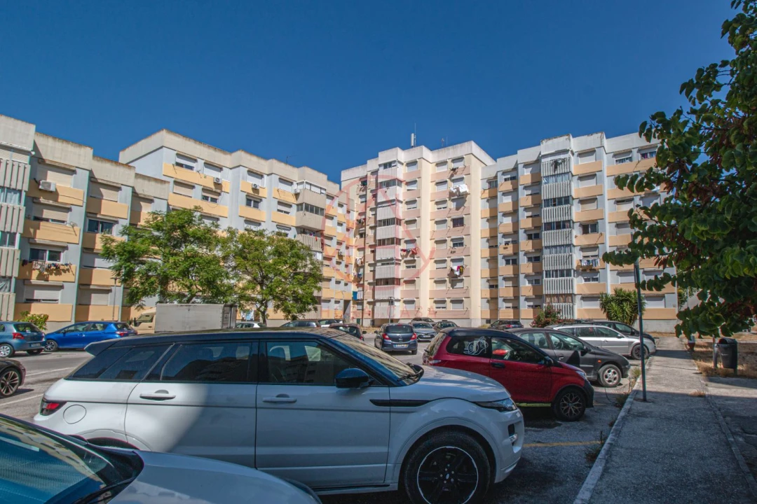 Apartamento T3 para Venda em Santo Antonio da Charneca Foto 32