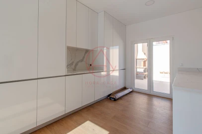 Moradia T4 para Venda em Azeitão (São Lourenço e São Simão)