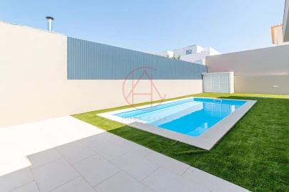 Moradia T4 para Venda em Azeitão (São Lourenço e São Simão)