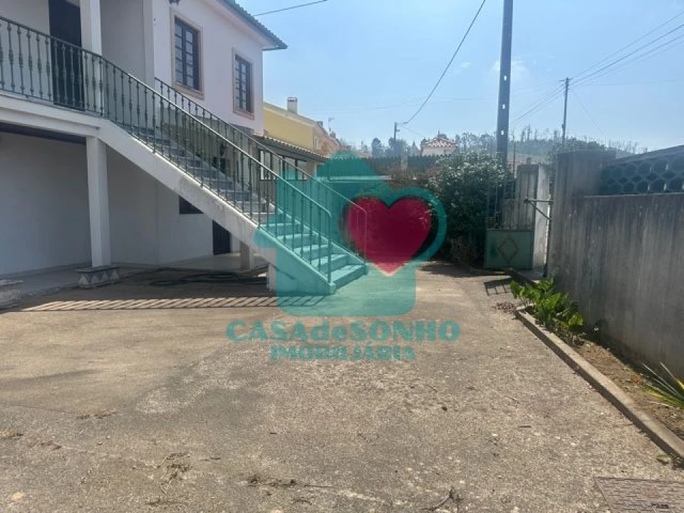 Moradia T3 para Venda em Branca Foto 1