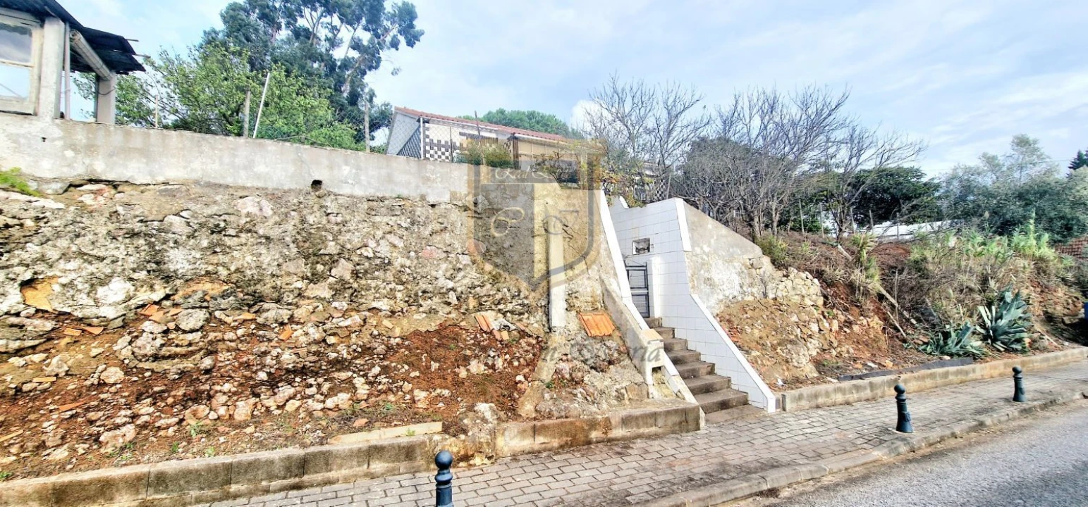Moradia T3 para Venda em Carvoeira e Carmões Foto 6