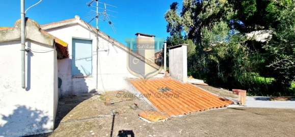 Moradia T3 para Venda em Carvoeira e Carmões