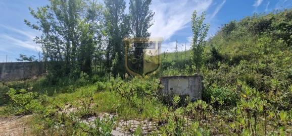 Terreno para Venda em Carvoeira e Carmões