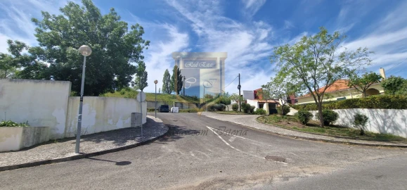 Terreno para Venda em Carvoeira e Carmões
