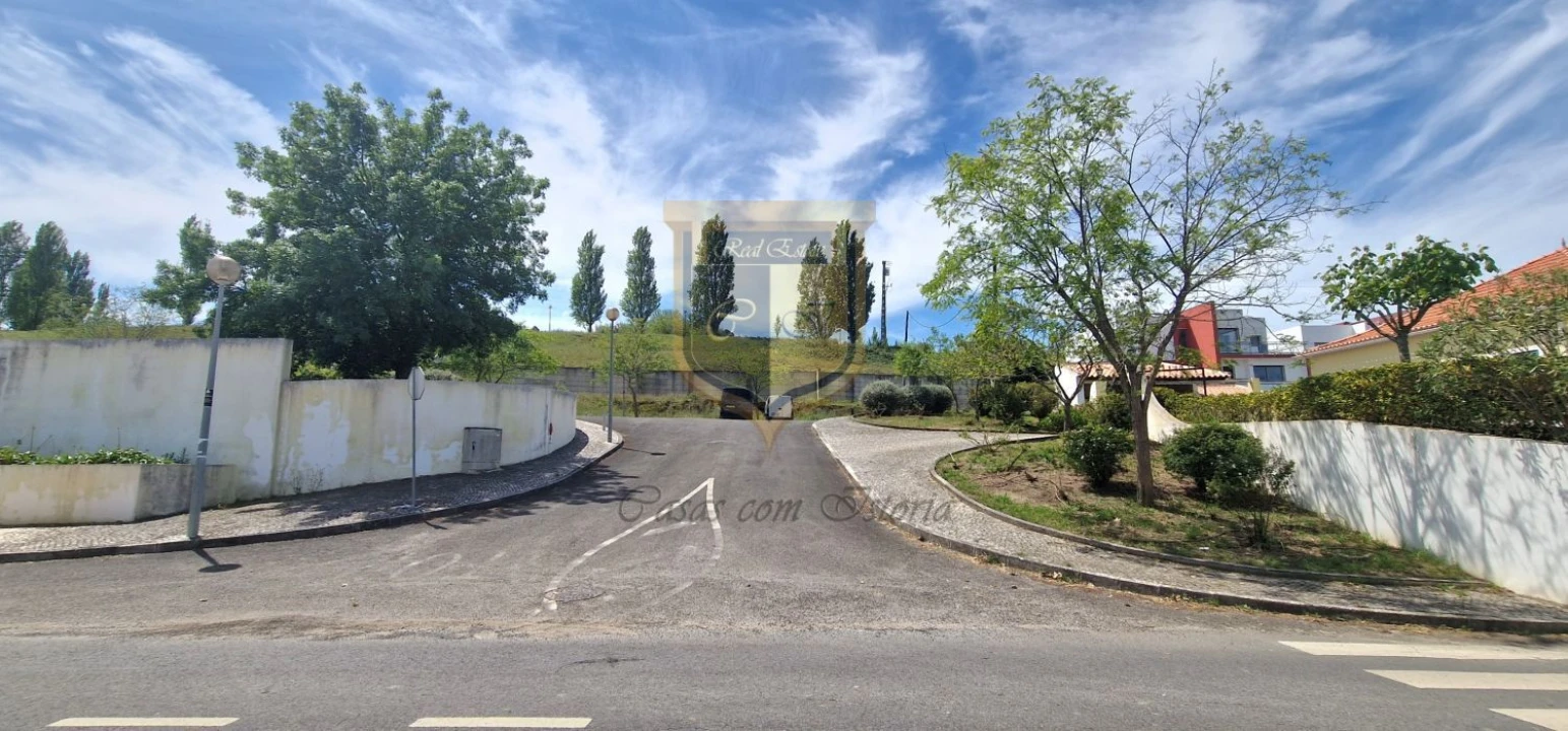 Terreno para Venda em Carvoeira e Carmões Foto 12