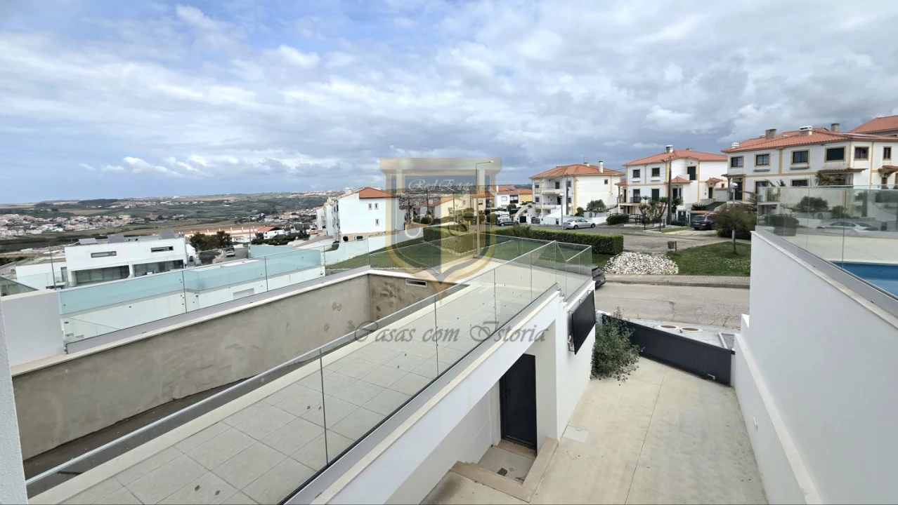 Moradia T4 para Venda em Lourinhã e Atalaia Foto 11