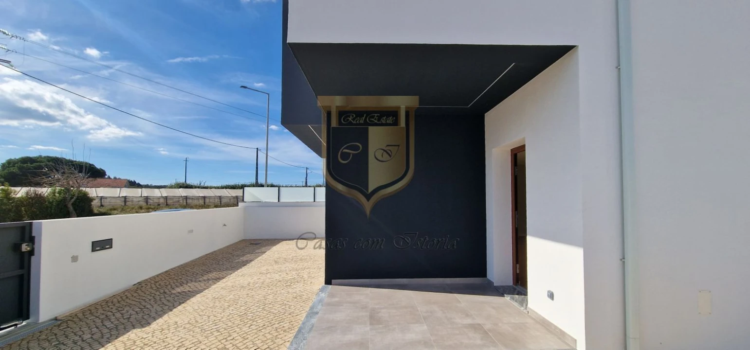 Moradia T4 para Venda em Silveira Foto 3
