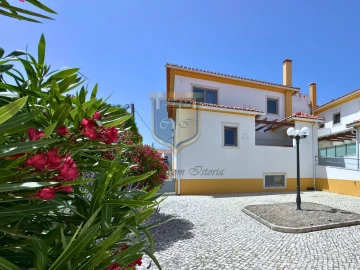 Moradia T3 para Venda em Santo Isidoro