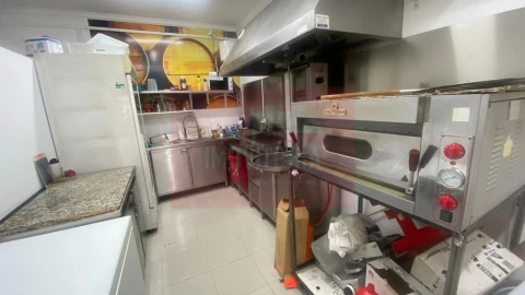 Loja para Trespasse em Carnaxide e Queijas