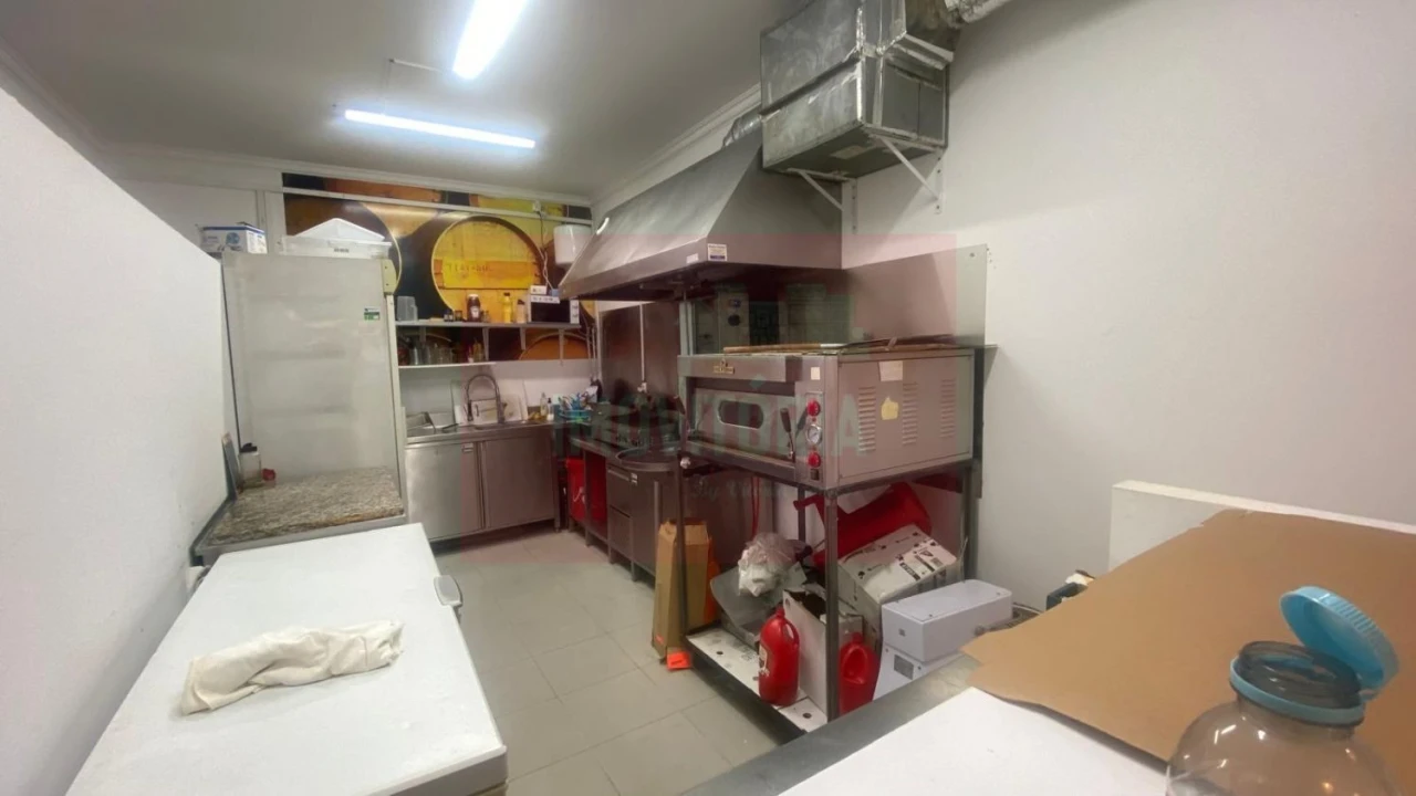 Loja para Trespasse em Carnaxide e Queijas Foto 3