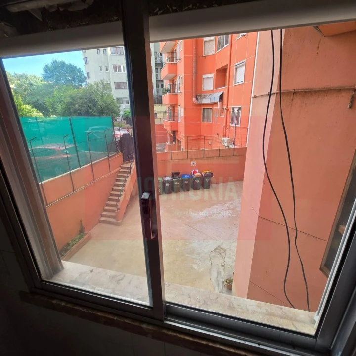 Loja para Arrendamento em Areeiro Foto 12
