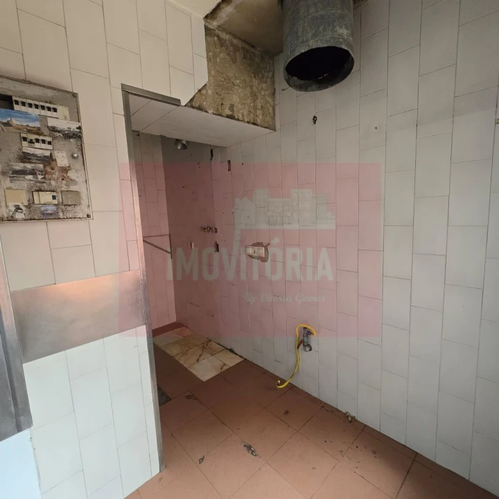 Loja para Arrendamento em Areeiro Foto 8