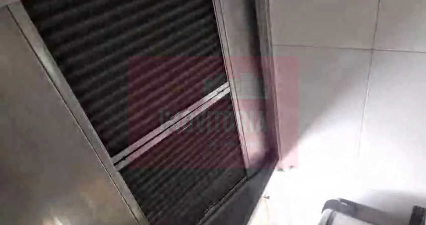 Loja para Trespasse em Santo António Foto 3