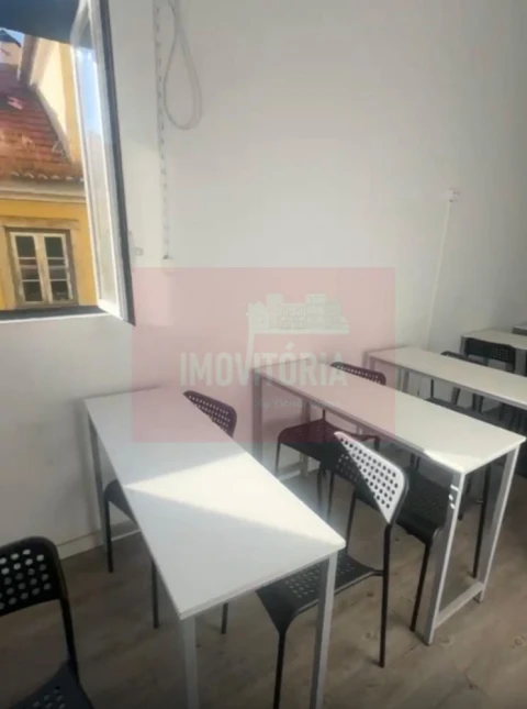 Loja para Arrendamento em Santa Maria Maior