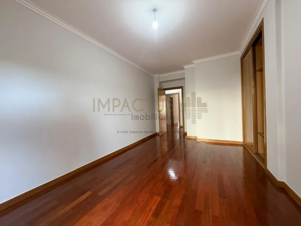 Apartamento T3 para Venda em Vila Nova de Famalicão e Calendário Foto 10