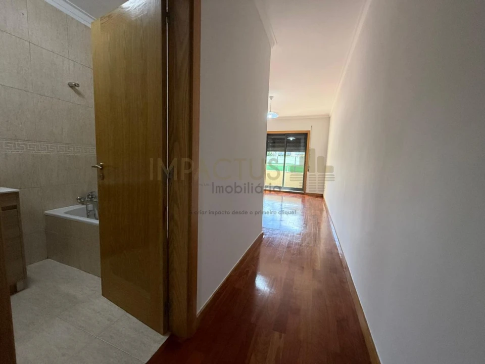 Apartamento T3 para Venda em Vila Nova de Famalicão e Calendário Foto 7