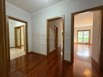 Apartamento T3 para Venda em Vila Nova de Famalicão e Calendário