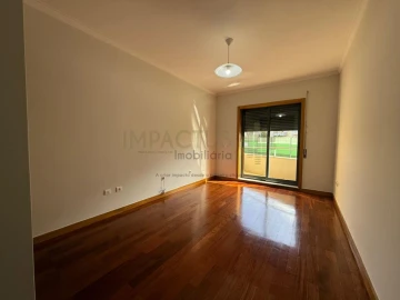 Apartamento T3 para Venda em Vila Nova de Famalicão e Calendário