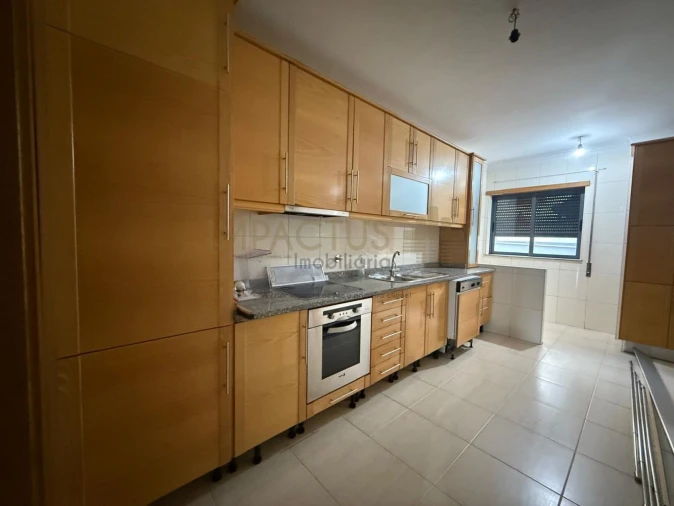 Apartamento T3 para Venda em Vila Nova de Famalicão e Calendário Foto 23
