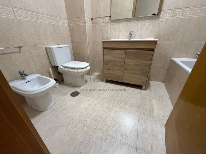Apartamento T3 para Venda em Vila Nova de Famalicão e Calendário Foto 9