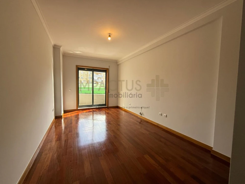 Apartamento T3 para Venda em Vila Nova de Famalicão e Calendário Foto 11