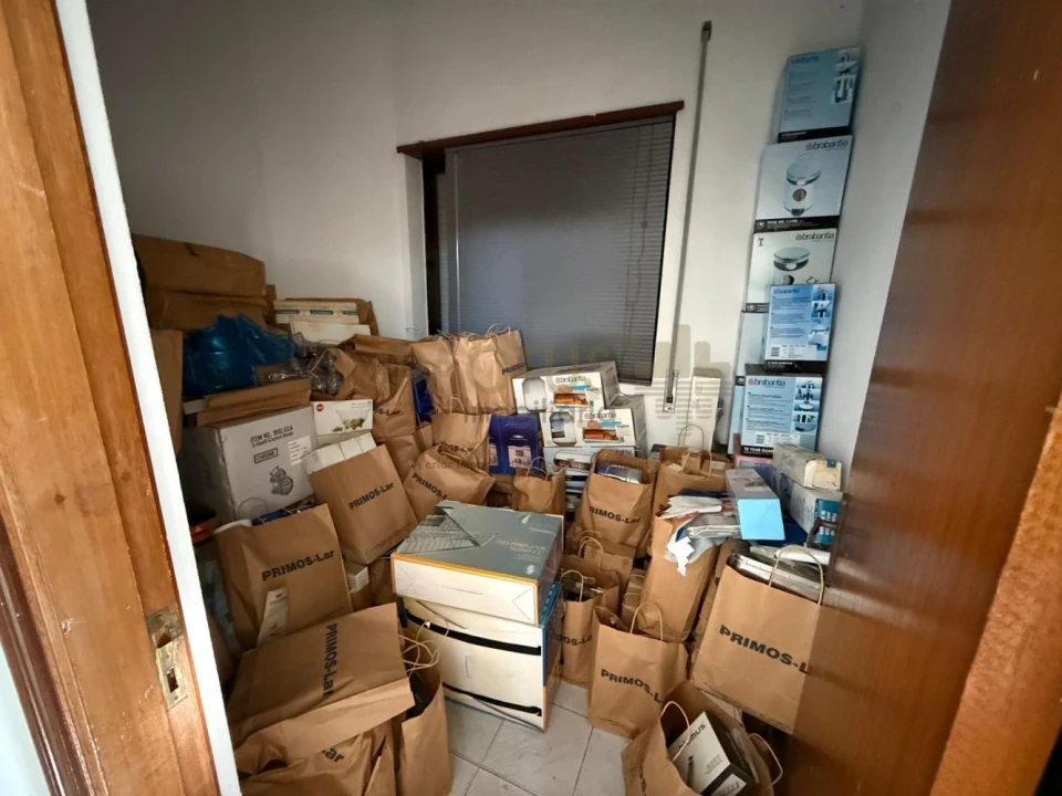 Loja para Venda em Vilar de Pinheiro Foto 9