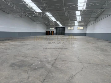 Loja para Arrendamento em Bougado (São Martinho e Santiago)