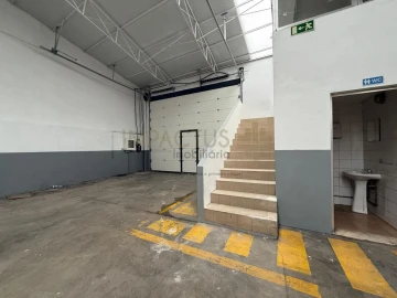 Loja para Arrendamento em Bougado (São Martinho e Santiago)