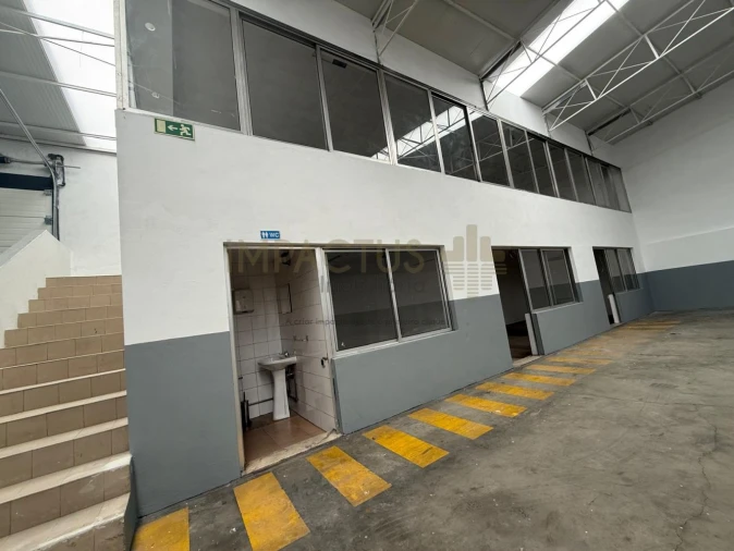 Loja para Arrendamento em Bougado (São Martinho e Santiago) Foto 2