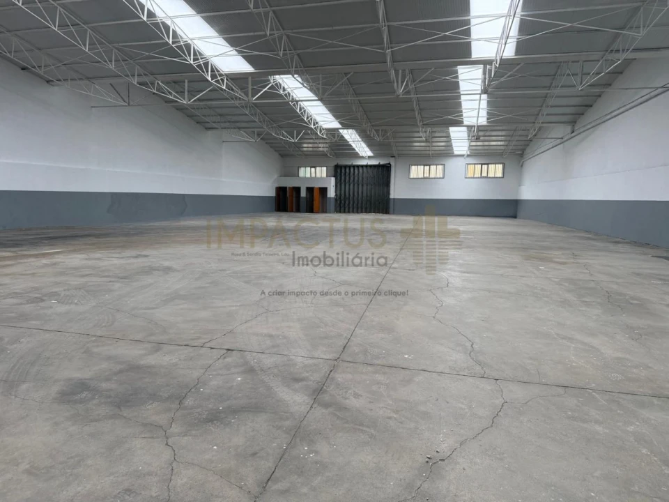 Loja para Arrendamento em Bougado (São Martinho e Santiago) Foto 1