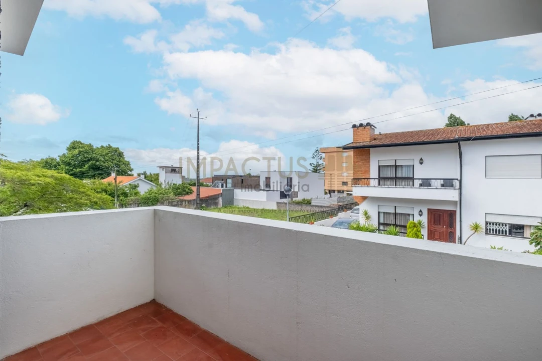 Moradia T5 para Venda em Castêlo da Maia Foto 31