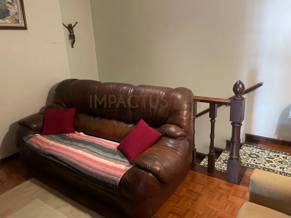 Moradia T4 para Venda em Nogueira e Silva Escura Foto 11