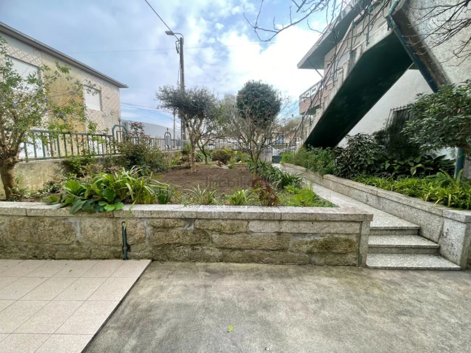 Moradia T4 para Venda em Nogueira e Silva Escura Foto 19
