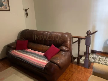 Moradia T4 para Venda em Nogueira e Silva Escura