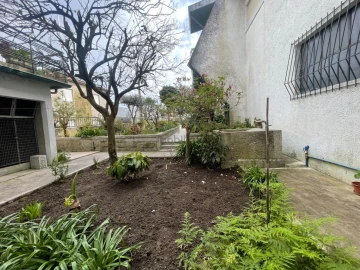 Moradia T4 para Venda em Nogueira e Silva Escura