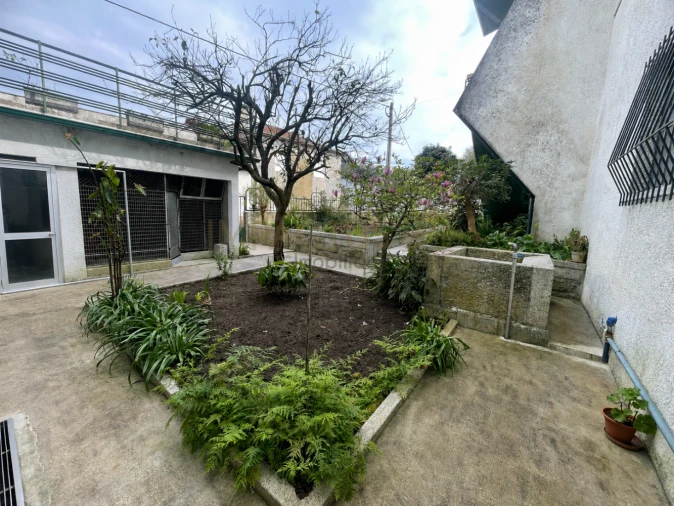 Moradia T4 para Venda em Nogueira e Silva Escura Foto 17
