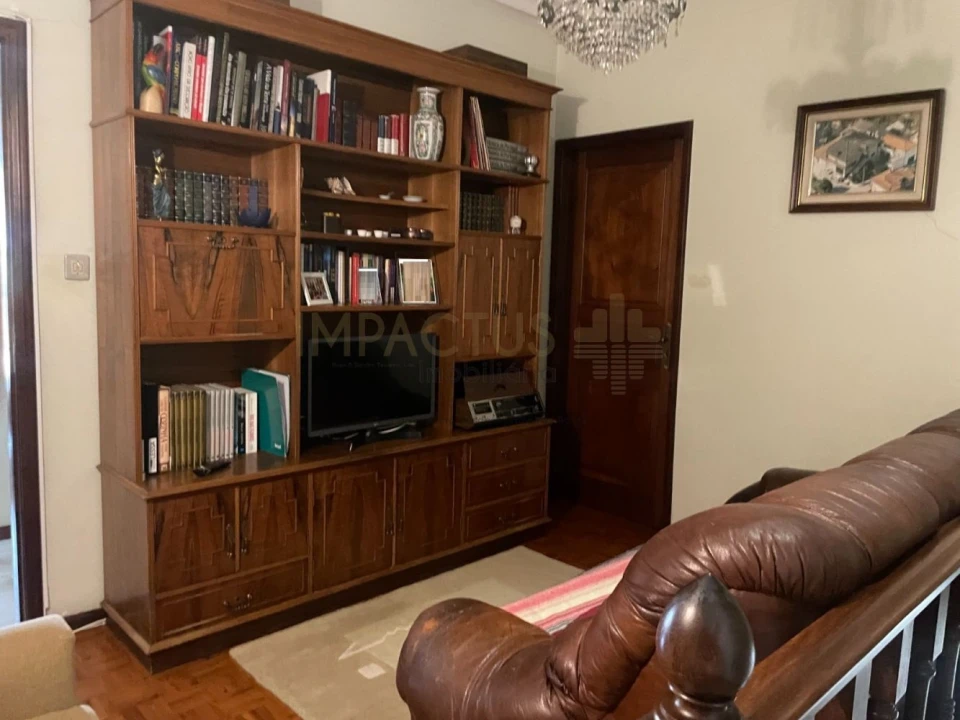 Moradia T4 para Venda em Nogueira e Silva Escura Foto 12